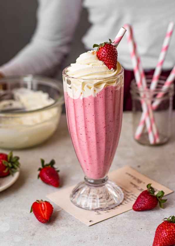 میلکشەیک (فرەولا ، نوتێلا ، ڤانێلا ، ئوریو ، لوتوس ، فستق ، كرامێل ، بلو هەوای )